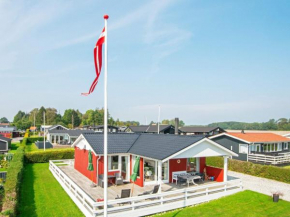 6 person holiday home in Juelsminde